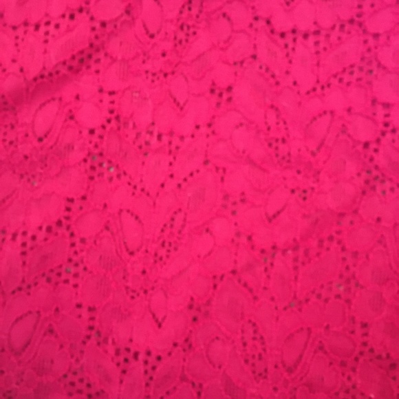 Gorgeous Lace Top- Great for any occasion. - Picture 7 of 7